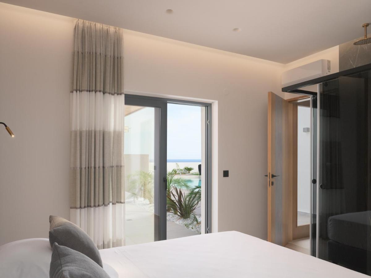 Mayana Luxury Villa, An Infinite Blue Experience, By Thinkvilla Bali  Kültér fotó